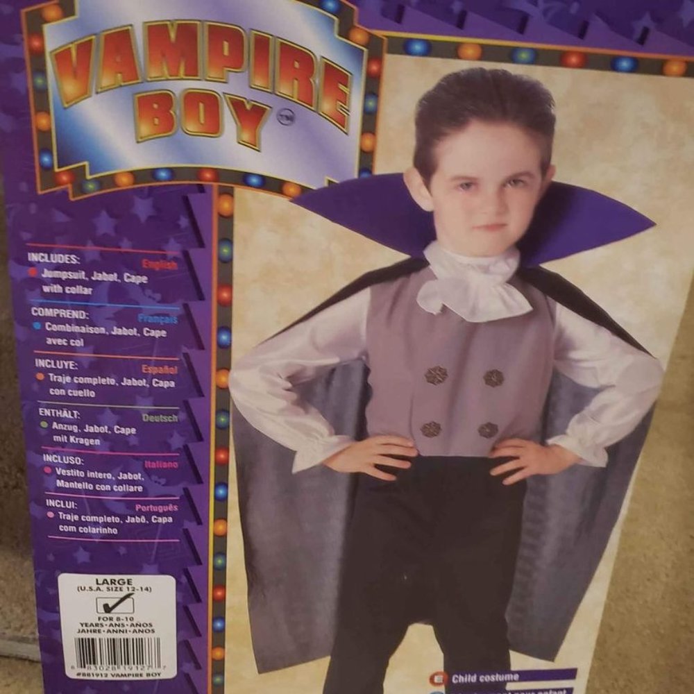 NEW Vampire Boy Halloween Costume Size 12 / 14 Large Boys Ages 8 to 10 years